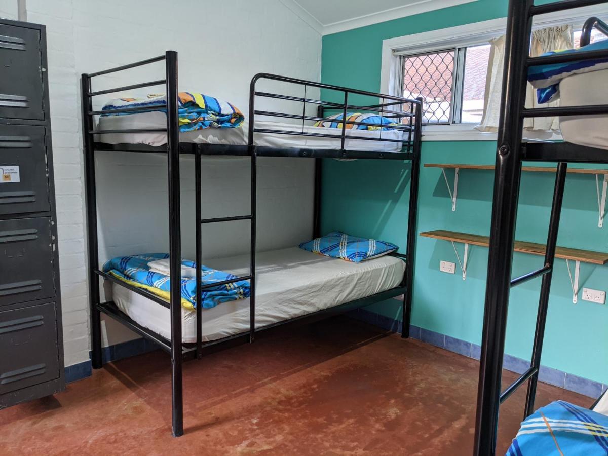 Ozzie Pozzie Backpackers Port Macquarie Exterior foto