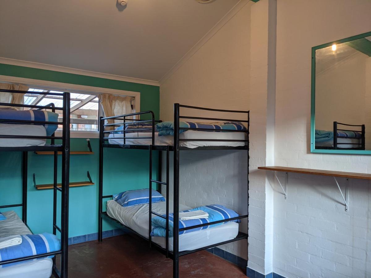 Ozzie Pozzie Backpackers Port Macquarie Exterior foto