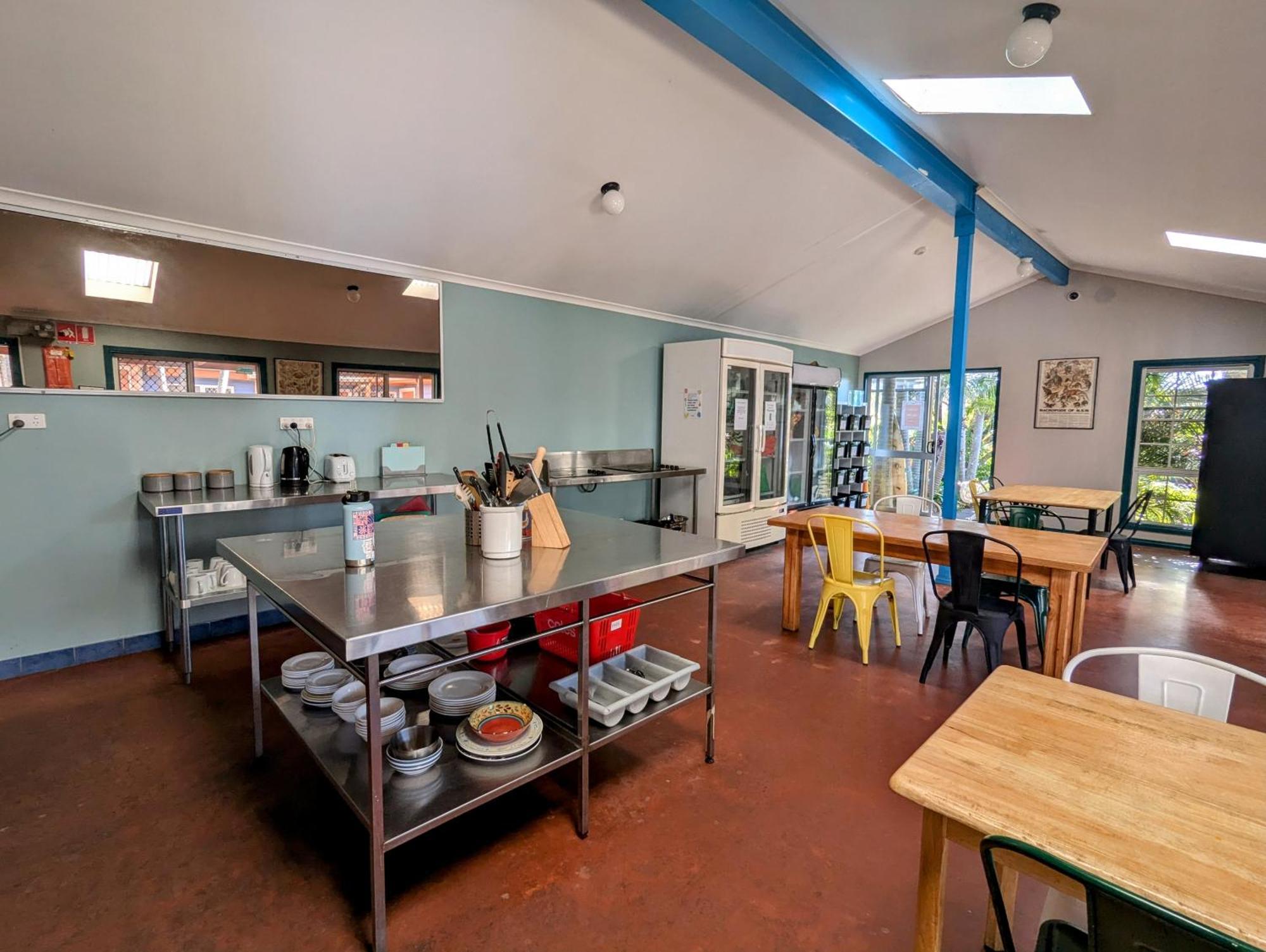 Ozzie Pozzie Backpackers Port Macquarie Exterior foto