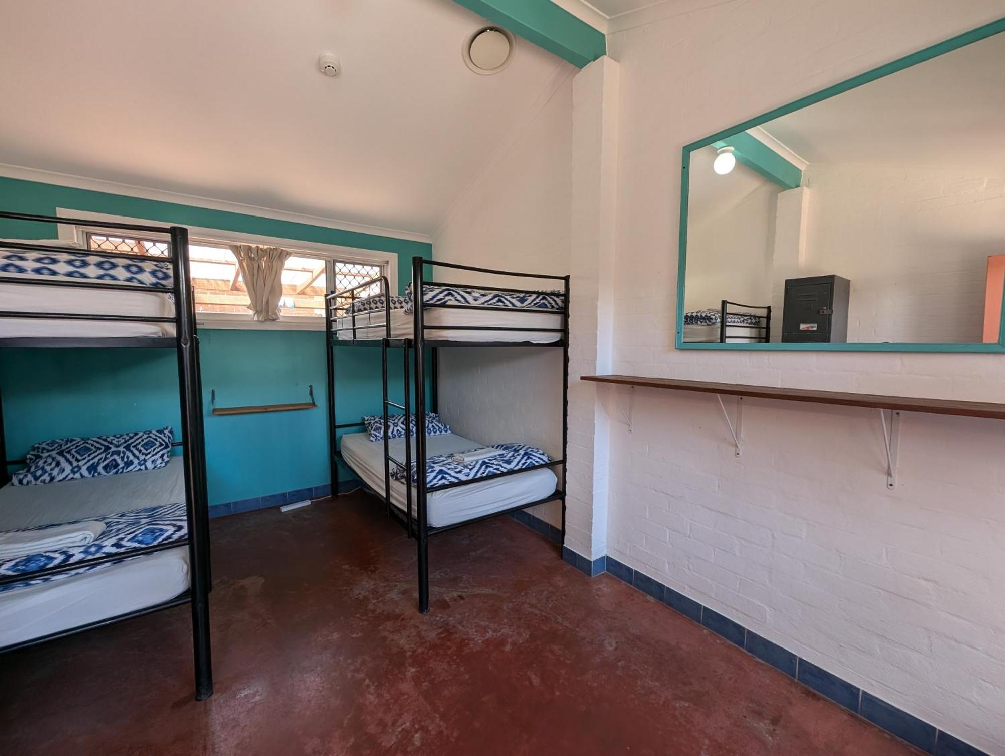 Ozzie Pozzie Backpackers Port Macquarie Exterior foto