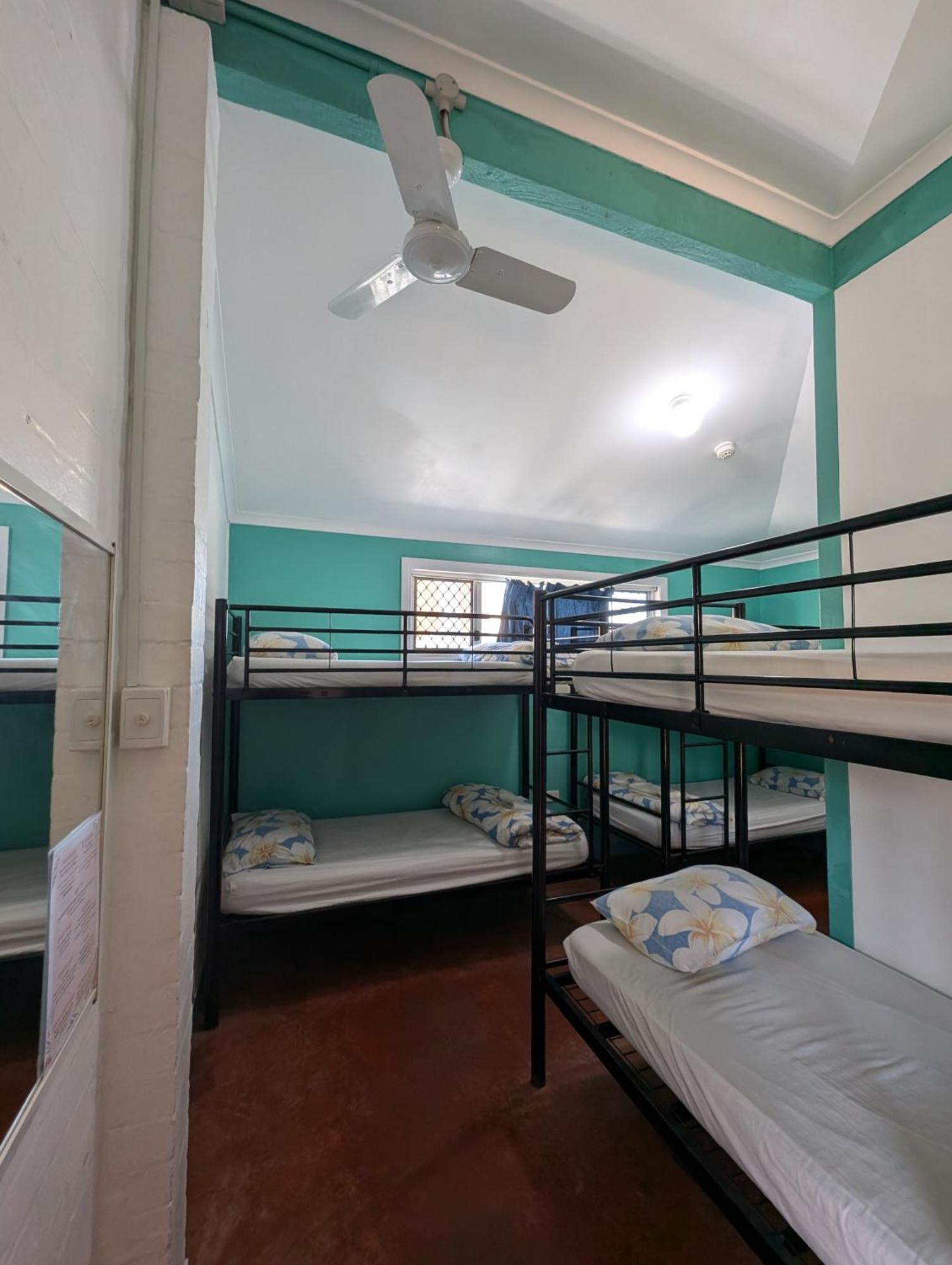 Ozzie Pozzie Backpackers Port Macquarie Exterior foto